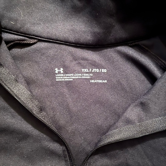 Under Armour Top - Picture 2 of 2